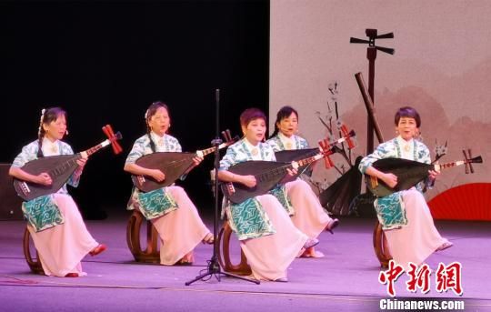 海內(nèi)外南音社團(tuán)以曲會友，同奏千年雅韻。孫虹 攝