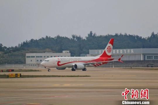 圖為福州航空運營的波音737MAX飛機。龍敏 攝