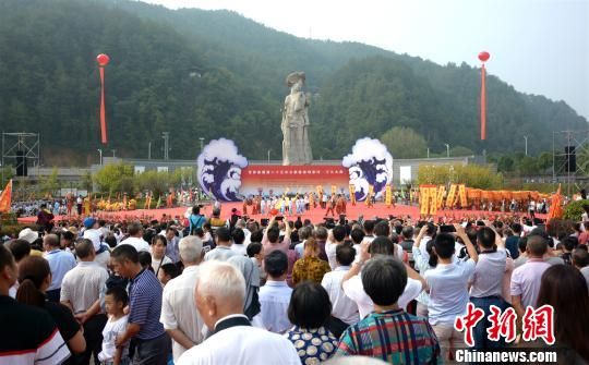 　　10月13日，世界客屬第二十五次公祭客家母親河——汀江大典在福建長汀舉行?！↓忲?攝