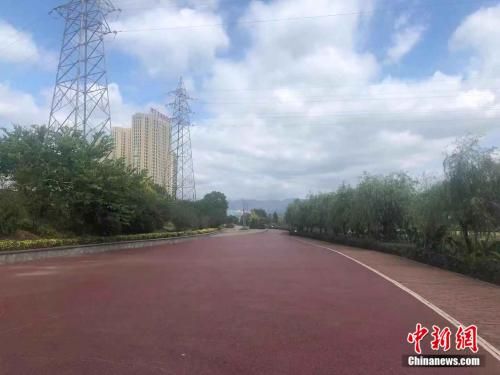 　　木蘭溪沿岸已建成的觀光休閑步道。 冷昊陽(yáng) 攝